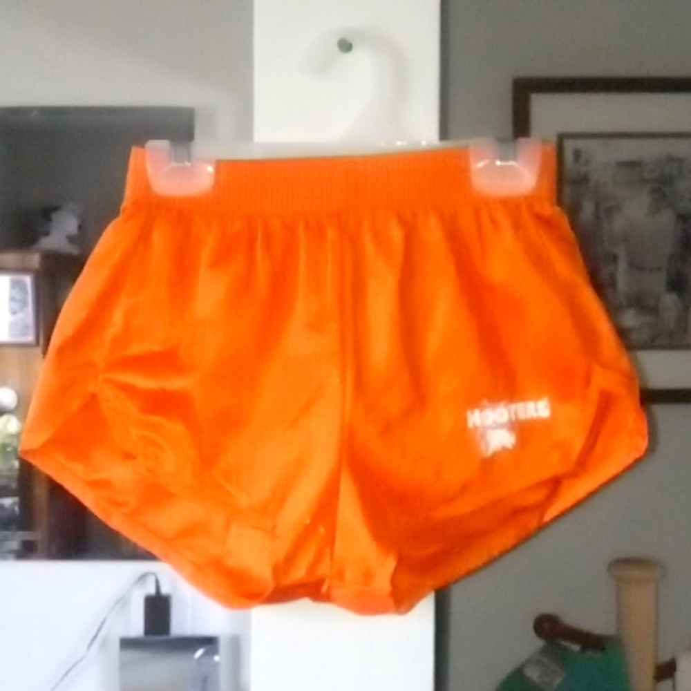 Vintage hooters shorts